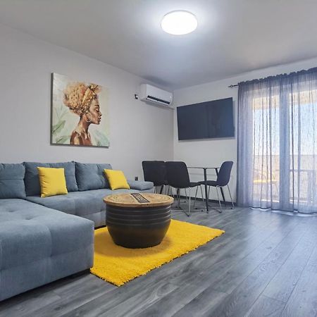 Apartment Pek 茨里克韦尼察 外观 照片