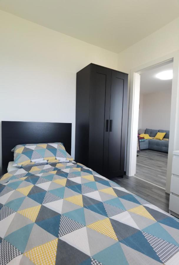 Apartment Pek 茨里克韦尼察 外观 照片