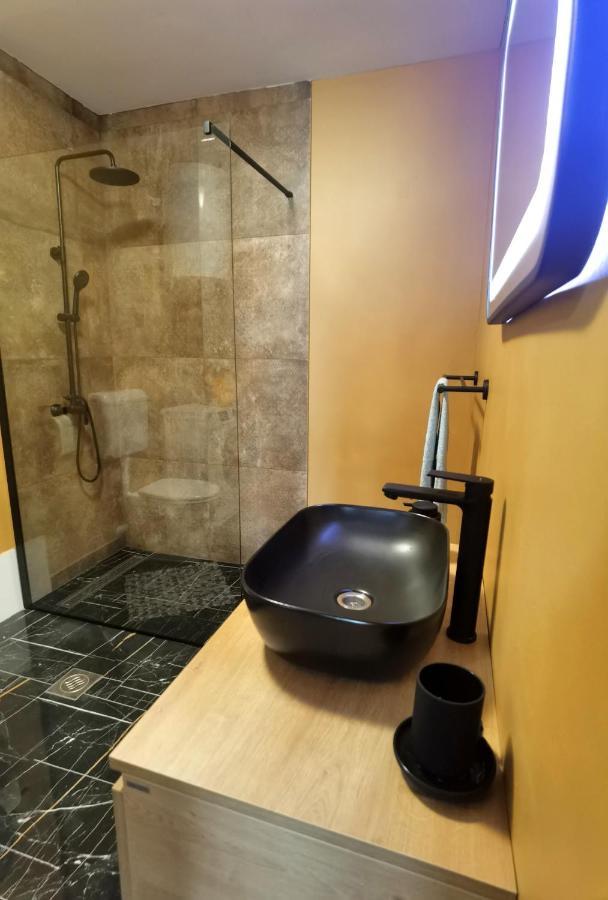 Apartment Pek 茨里克韦尼察 外观 照片