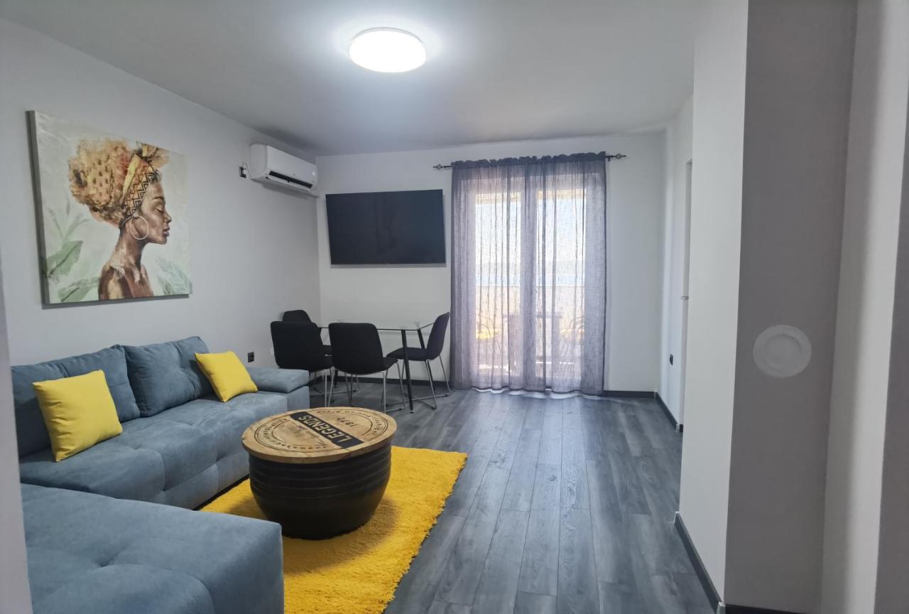 Apartment Pek 茨里克韦尼察 外观 照片