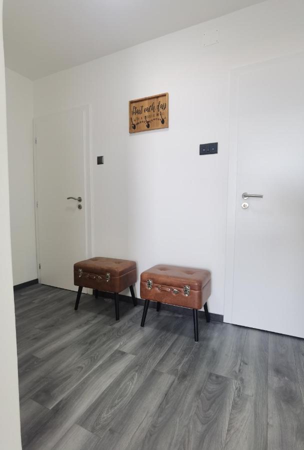 Apartment Pek 茨里克韦尼察 外观 照片